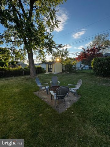 727 AUBURN RD, Fairless Hills, PA 19030