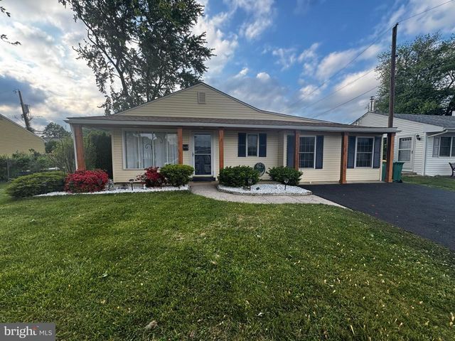 727 AUBURN RD, Fairless Hills, PA 19030