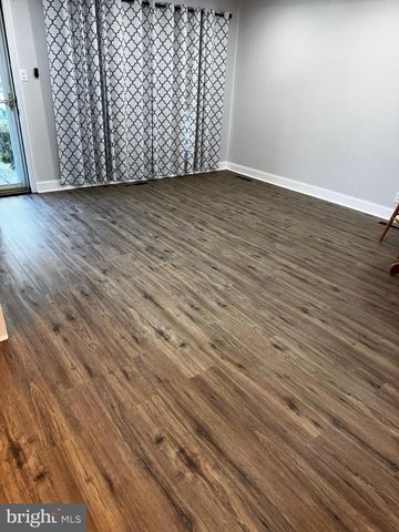 727 AUBURN RD, Fairless Hills, PA 19030