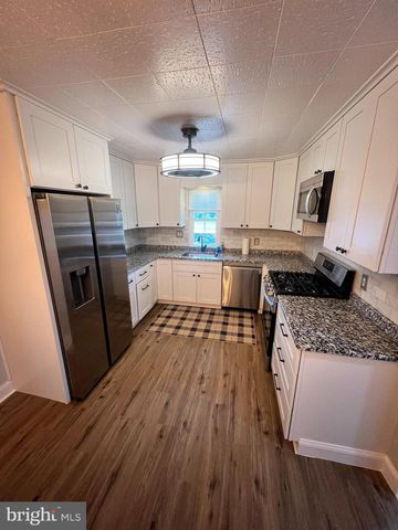 727 AUBURN RD, Fairless Hills, PA 19030