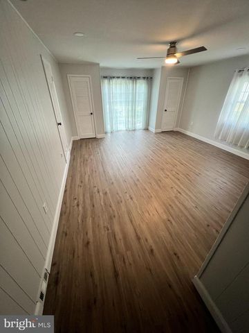 727 AUBURN RD, Fairless Hills, PA 19030