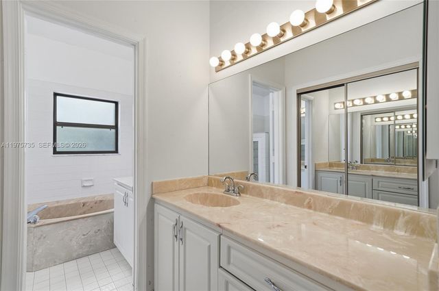 5250 King Arthur Ave, Davie, FL 33331