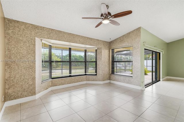 5250 King Arthur Ave, Davie, FL 33331