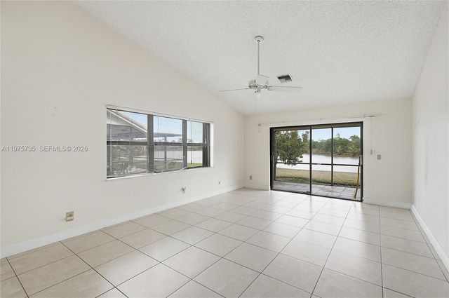 5250 King Arthur Ave, Davie, FL 33331