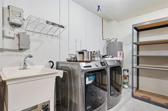 5250 King Arthur Ave, Davie, FL 33331