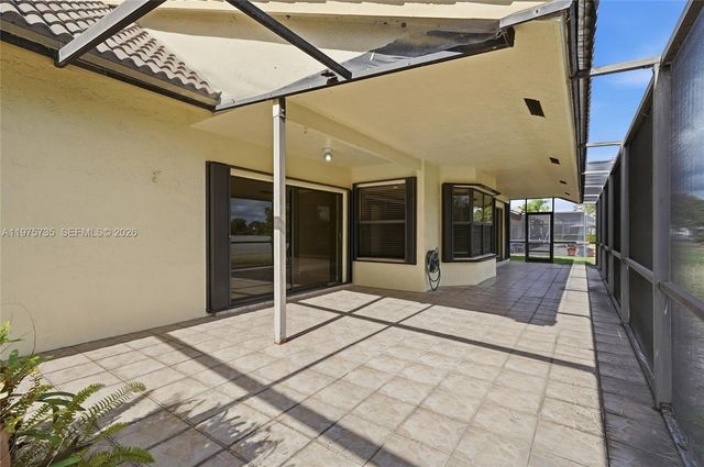 5250 King Arthur Ave, Davie, FL 33331