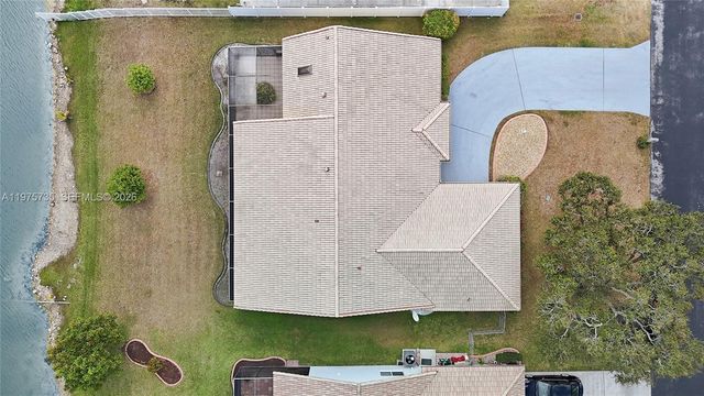 5250 King Arthur Ave, Davie, FL 33331