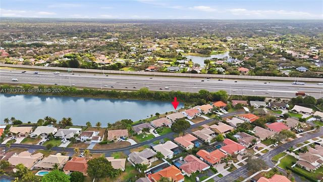 5250 King Arthur Ave, Davie, FL 33331