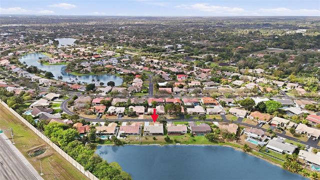 5250 King Arthur Ave, Davie, FL 33331