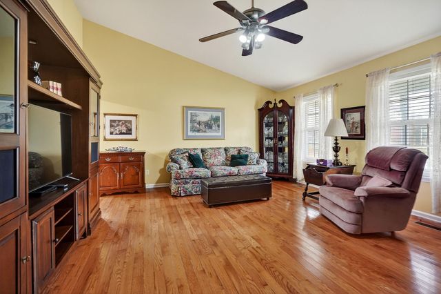 2818 Oak Haven Pl, Cookeville, TN 38506