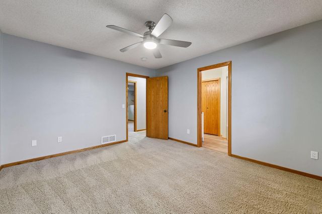 667 Liberty Heights Drive, Chaska, MN 55318