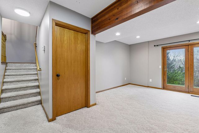 667 Liberty Heights Drive, Chaska, MN 55318