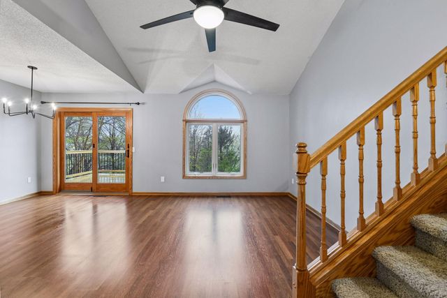 667 Liberty Heights Drive, Chaska, MN 55318