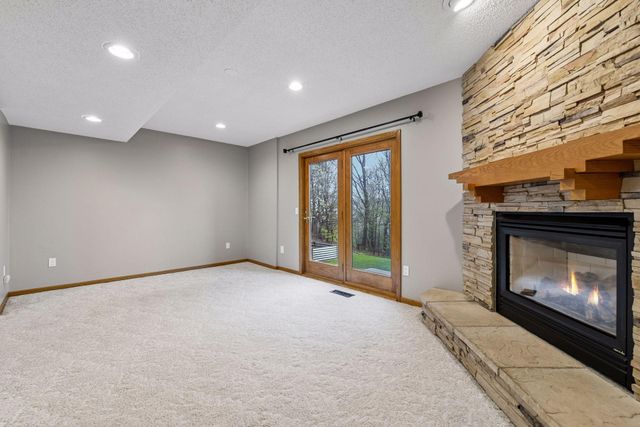 667 Liberty Heights Drive, Chaska, MN 55318