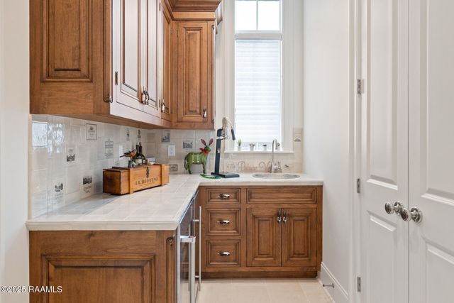 402 Rutherford Court, Lafayette, LA 70503