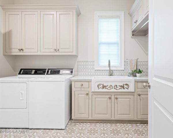 402 Rutherford Court, Lafayette, LA 70503