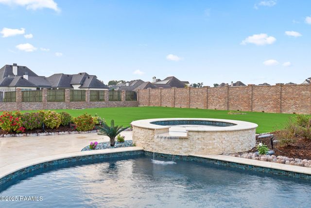 402 Rutherford Court, Lafayette, LA 70503