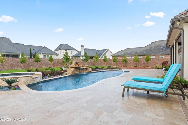 402 Rutherford Court, Lafayette, LA 70503