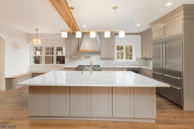 22 Floral St, Chatham Twp., NJ 07928