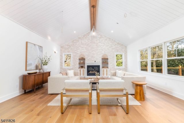 22 Floral St, Chatham Twp., NJ 07928