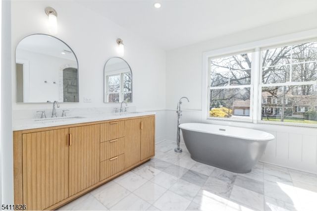 22 Floral St, Chatham Twp., NJ 07928