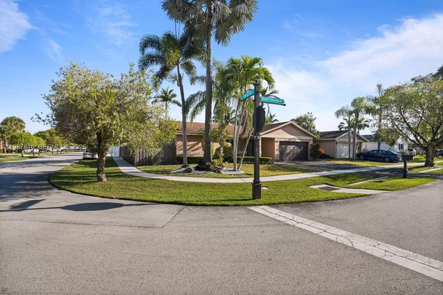 16941 Royal Poinciana Dr, Weston, FL 33326