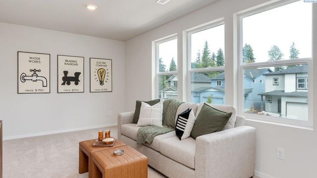 6433 Polar Dr, Pasco, WA 99301