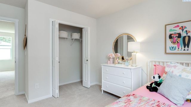 6433 Polar Dr, Pasco, WA 99301