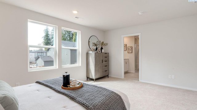 6433 Polar Dr, Pasco, WA 99301