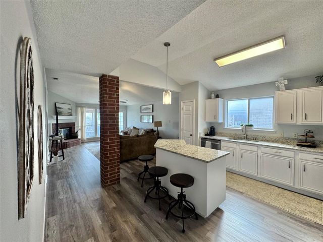 10264 Sunset View Drive, Fort Worth, TX 76108