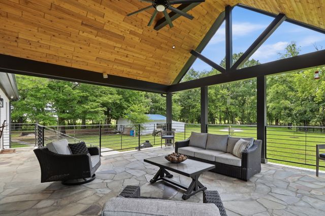 309 Pickle Rd, Shelbyville, TN 37160