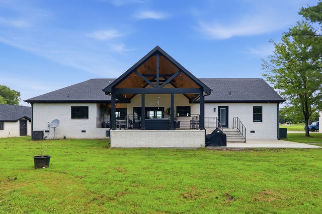 309 Pickle Rd, Shelbyville, TN 37160