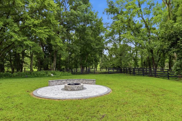309 Pickle Rd, Shelbyville, TN 37160