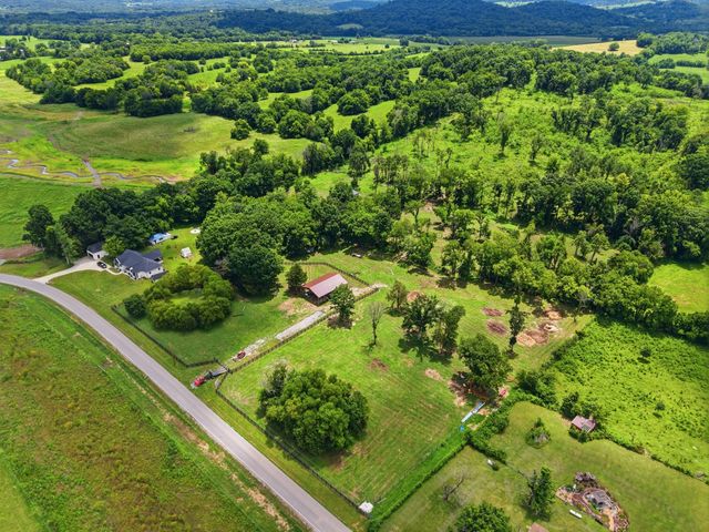 309 Pickle Rd, Shelbyville, TN 37160