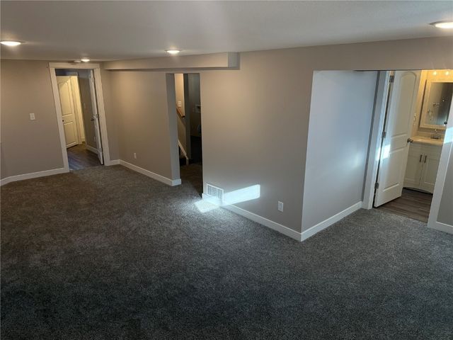 1253 20th Street SW, Cedar Rapids, IA 52404