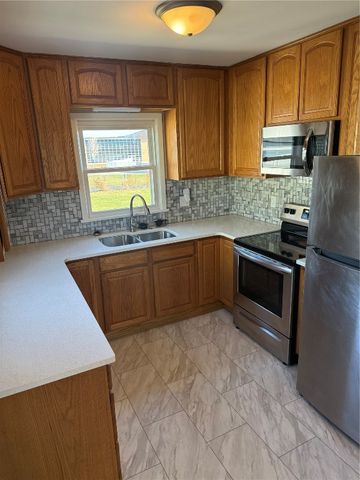 1253 20th Street SW, Cedar Rapids, IA 52404