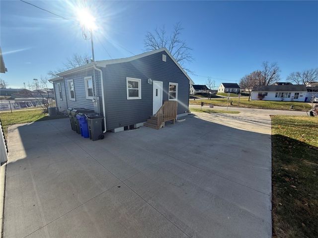 1253 20th Street SW, Cedar Rapids, IA 52404