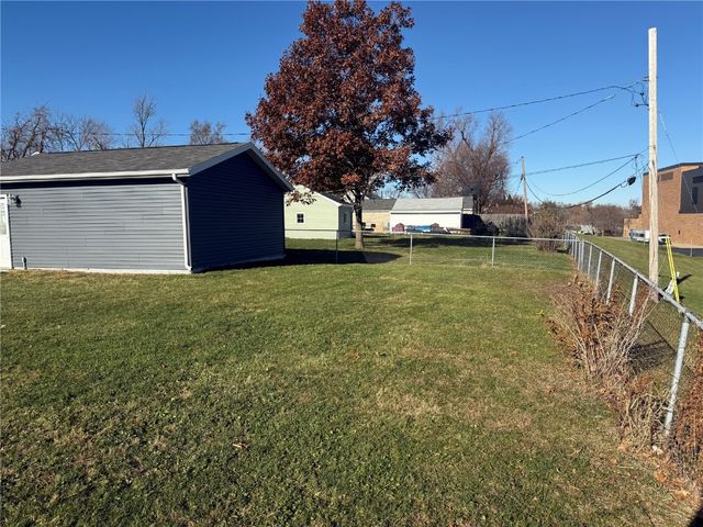 1253 20th Street SW, Cedar Rapids, IA 52404