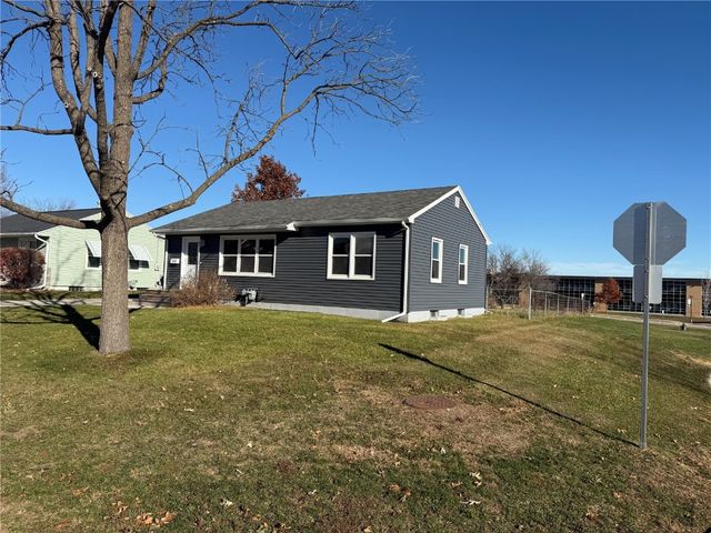 1253 20th Street SW, Cedar Rapids, IA 52404