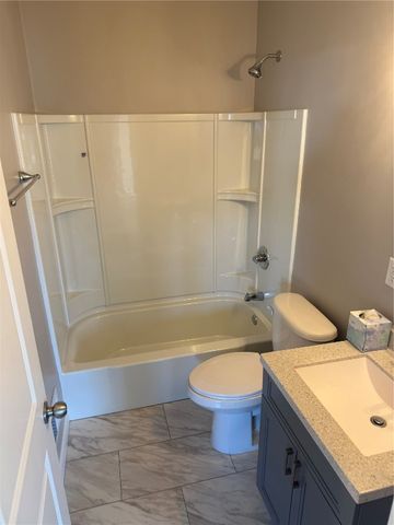 1253 20th Street SW, Cedar Rapids, IA 52404