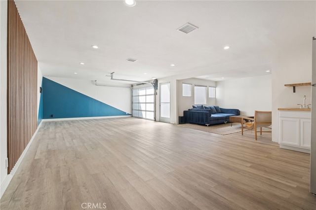 555 E 3rd, Long Beach, CA 90802