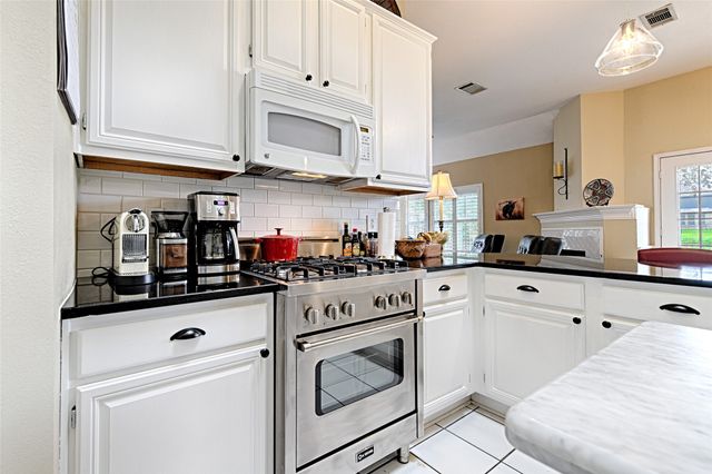 10013 White Lane, Irving, TX 75063