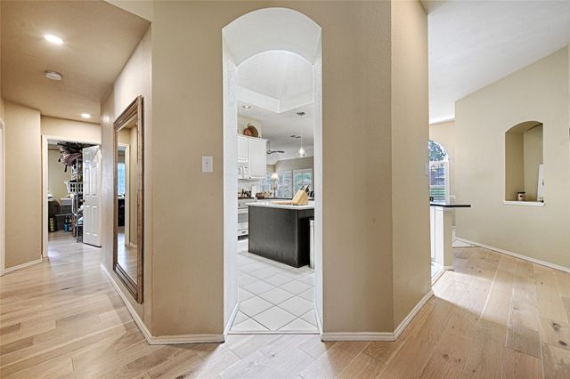 10013 White Lane, Irving, TX 75063