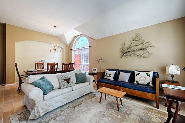 10013 White Lane, Irving, TX 75063