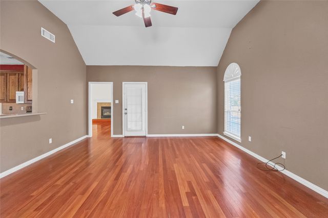 706 Meadowview, Cleburne, TX 76033