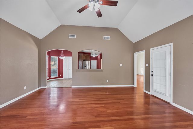 706 Meadowview, Cleburne, TX 76033