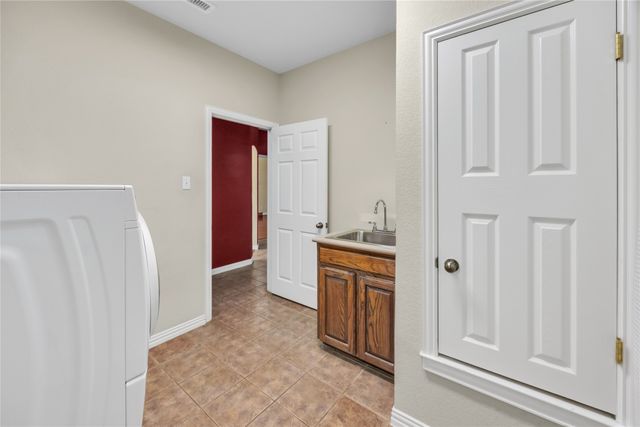 706 Meadowview, Cleburne, TX 76033