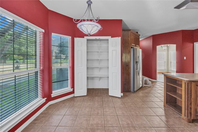 706 Meadowview, Cleburne, TX 76033
