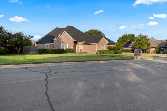 706 Meadowview, Cleburne, TX 76033