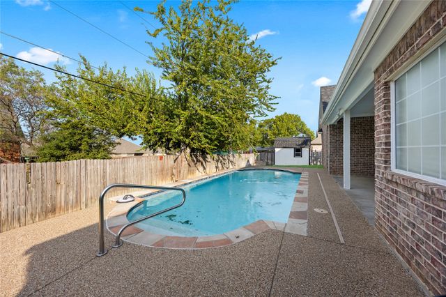 706 Meadowview, Cleburne, TX 76033